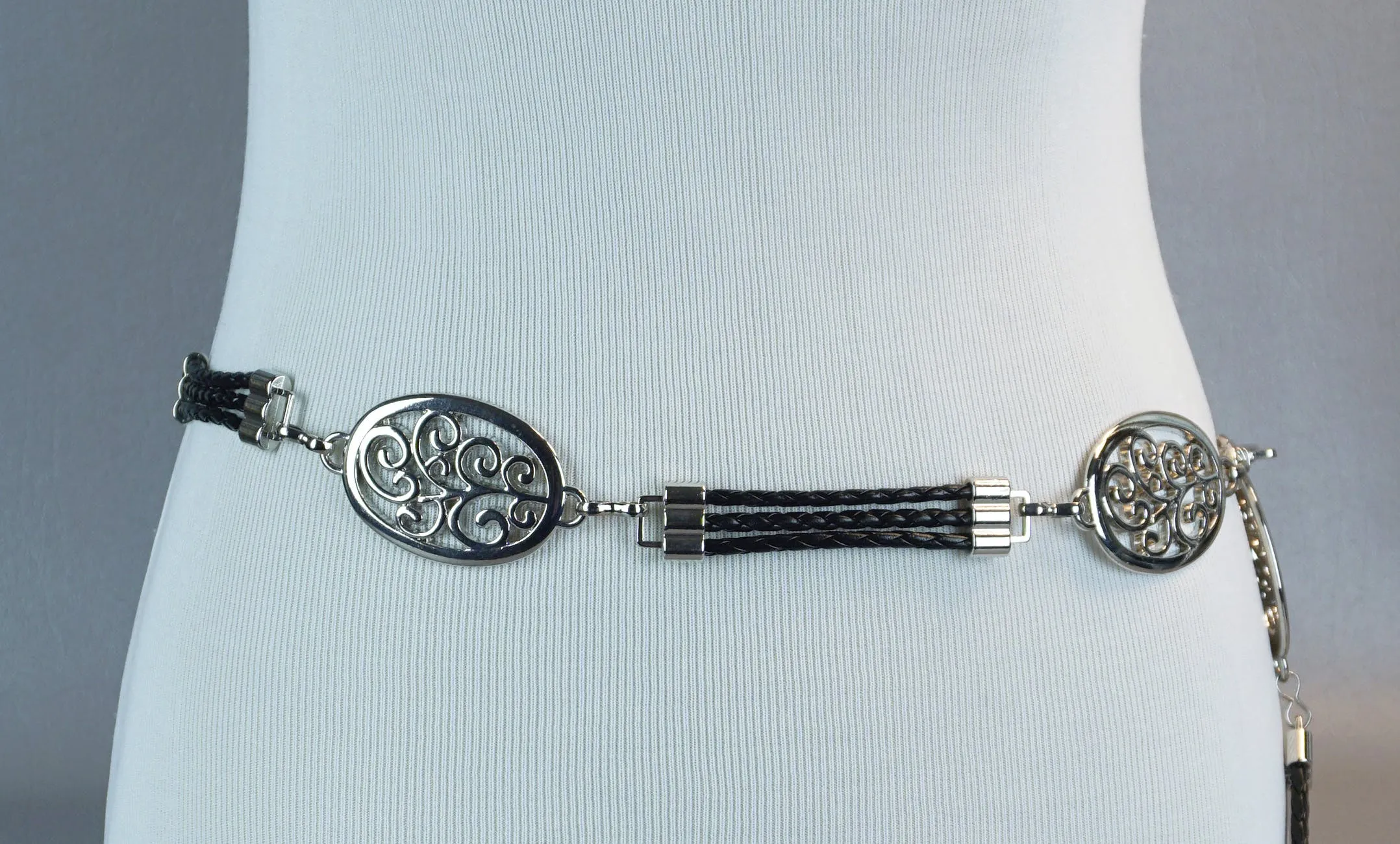 00's Silvertone Metal Filigree Chain Belt