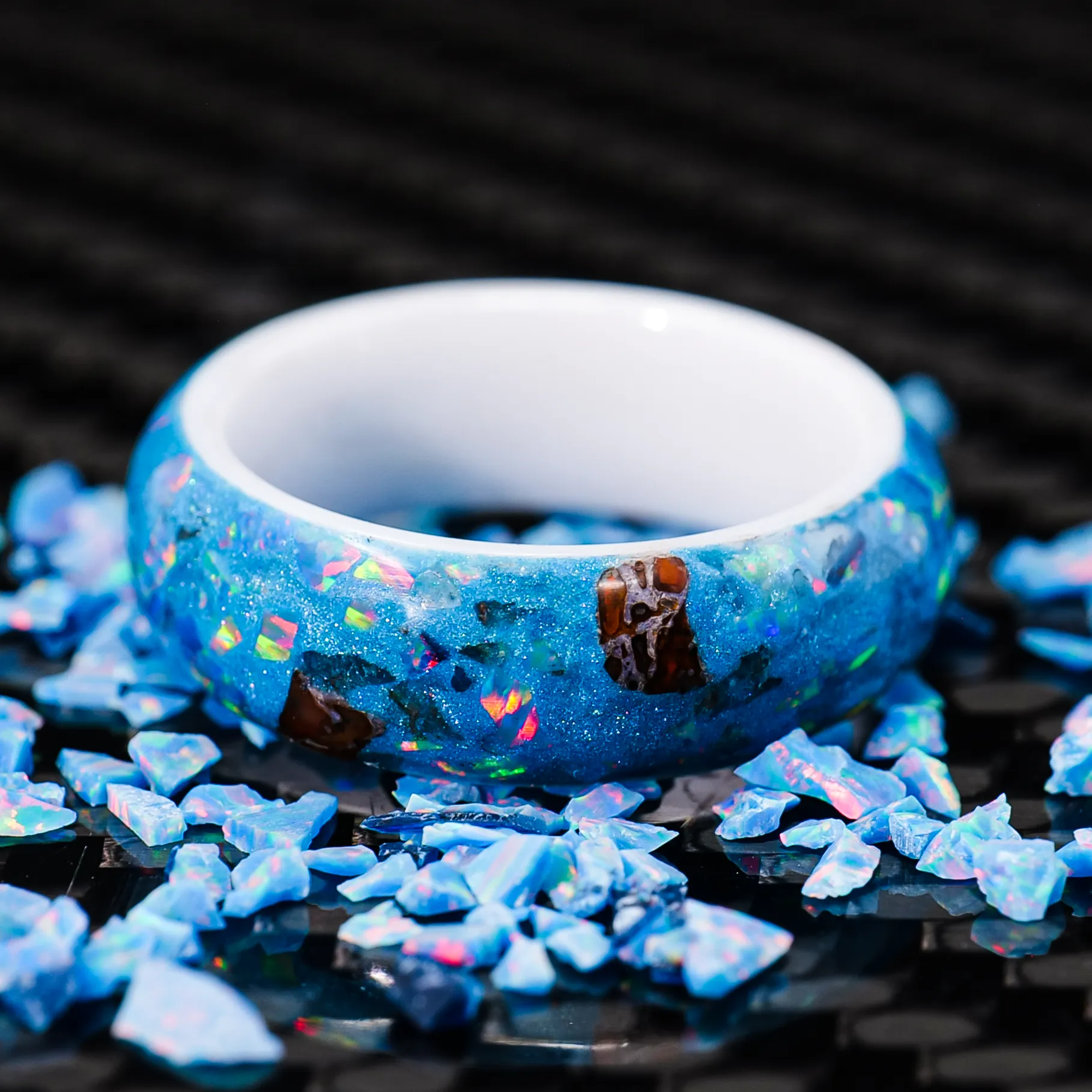 Boundless Prehistoric Glowstone Ring