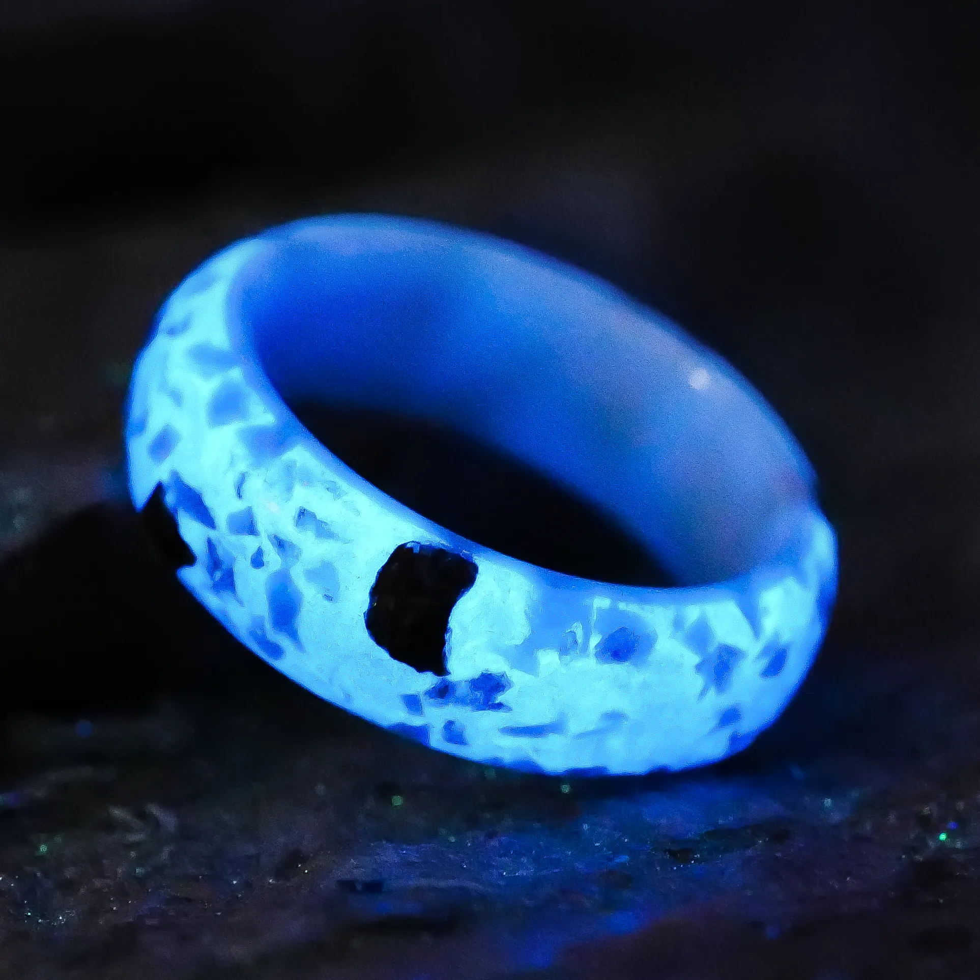 Boundless Prehistoric Glowstone Ring