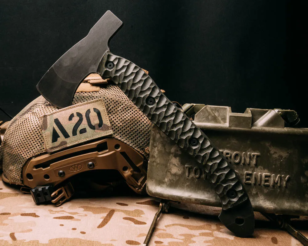 Camp Hatchet- Jungle Wear Carbon, allen bolts, chaos grip