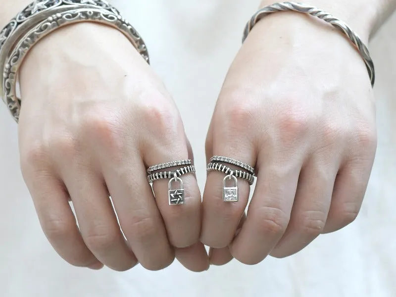Flash Zip with Stone Ring