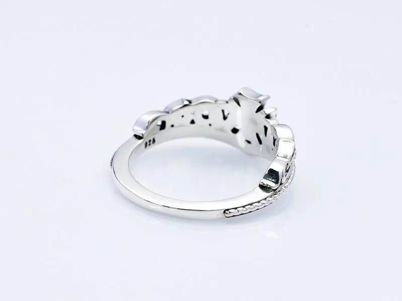Gate Tiara Cross Ring